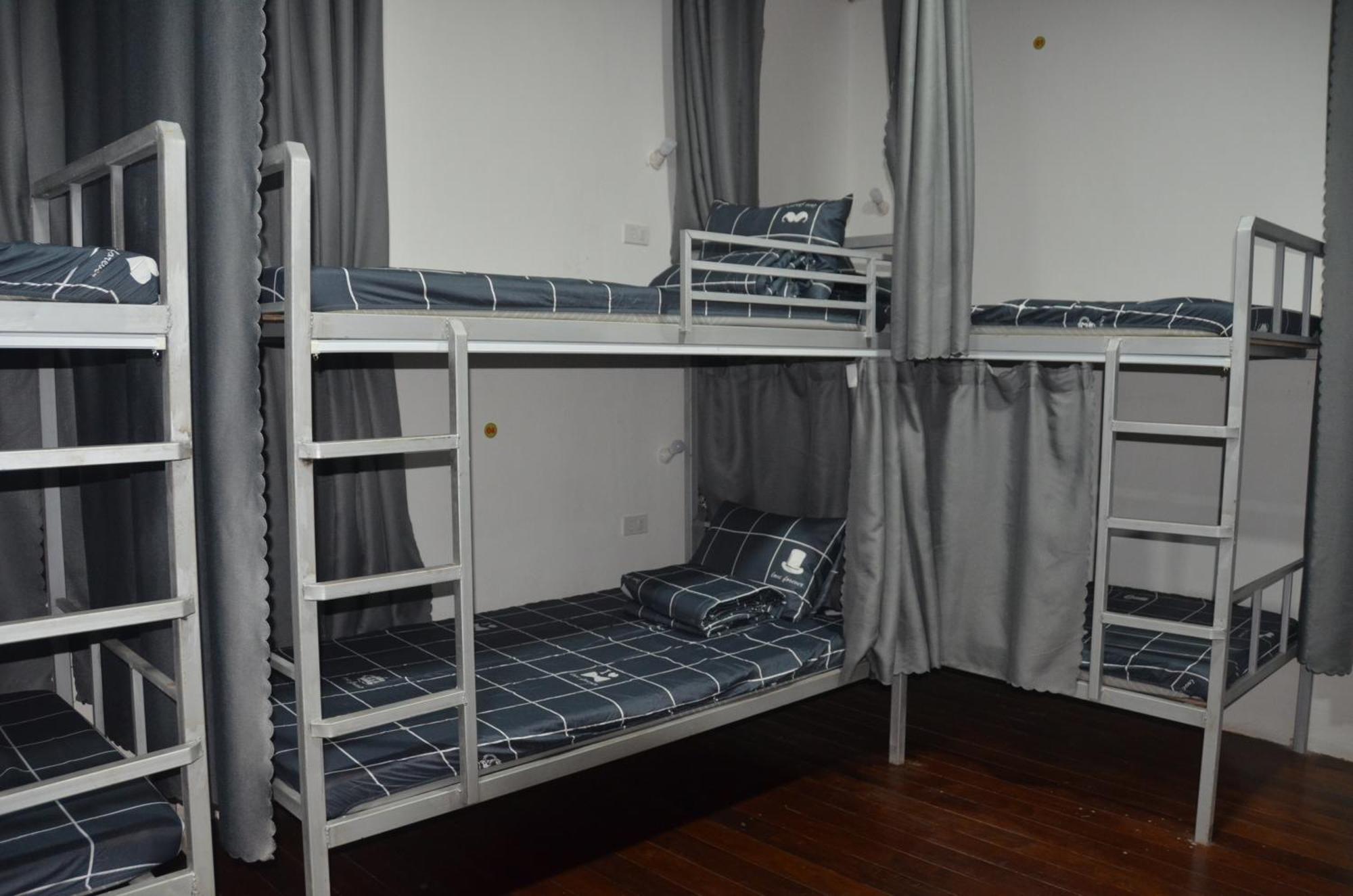 Top One Backpacker Hostel Vientiane Buitenkant foto