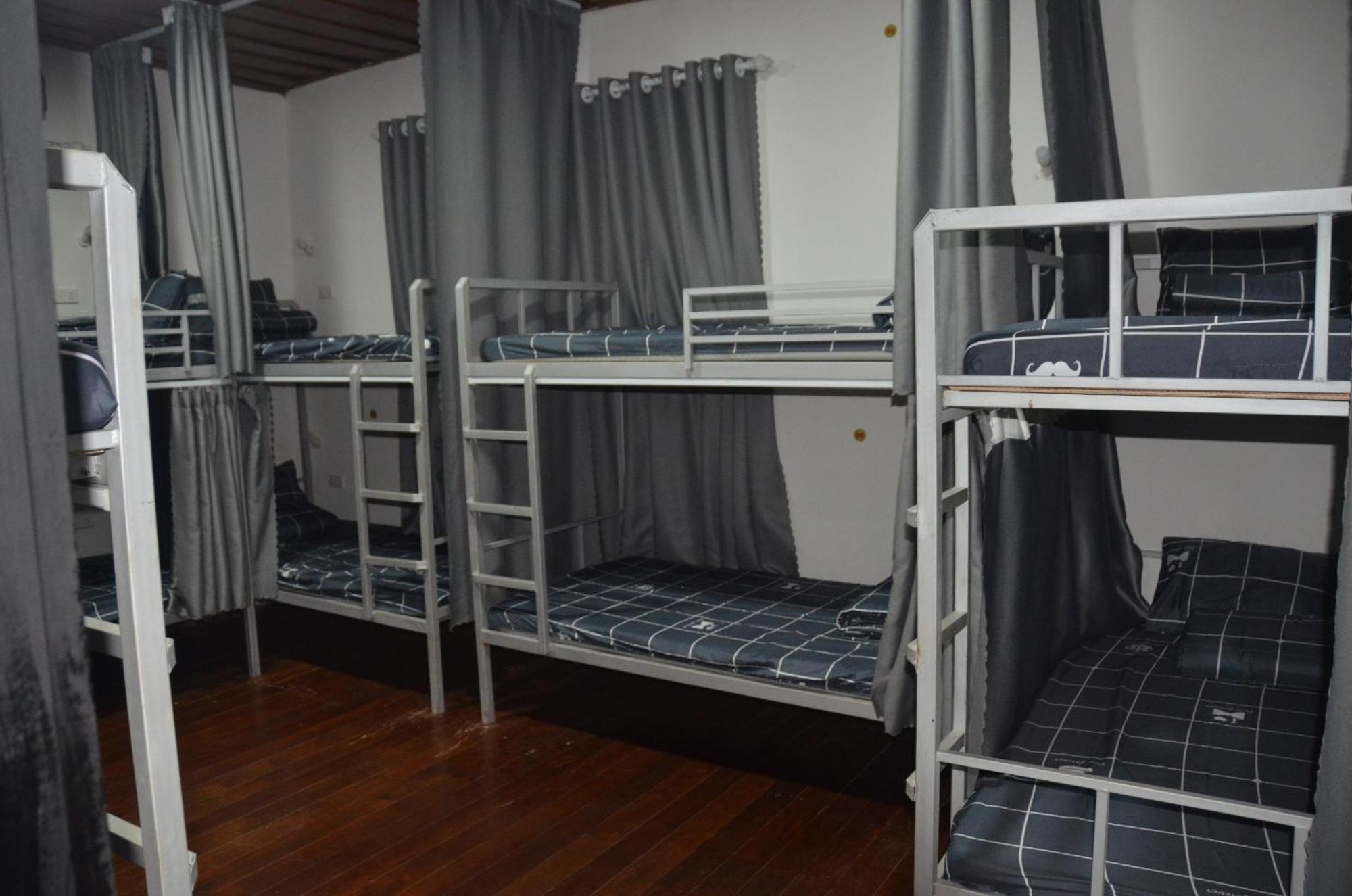 Top One Backpacker Hostel Vientiane Buitenkant foto