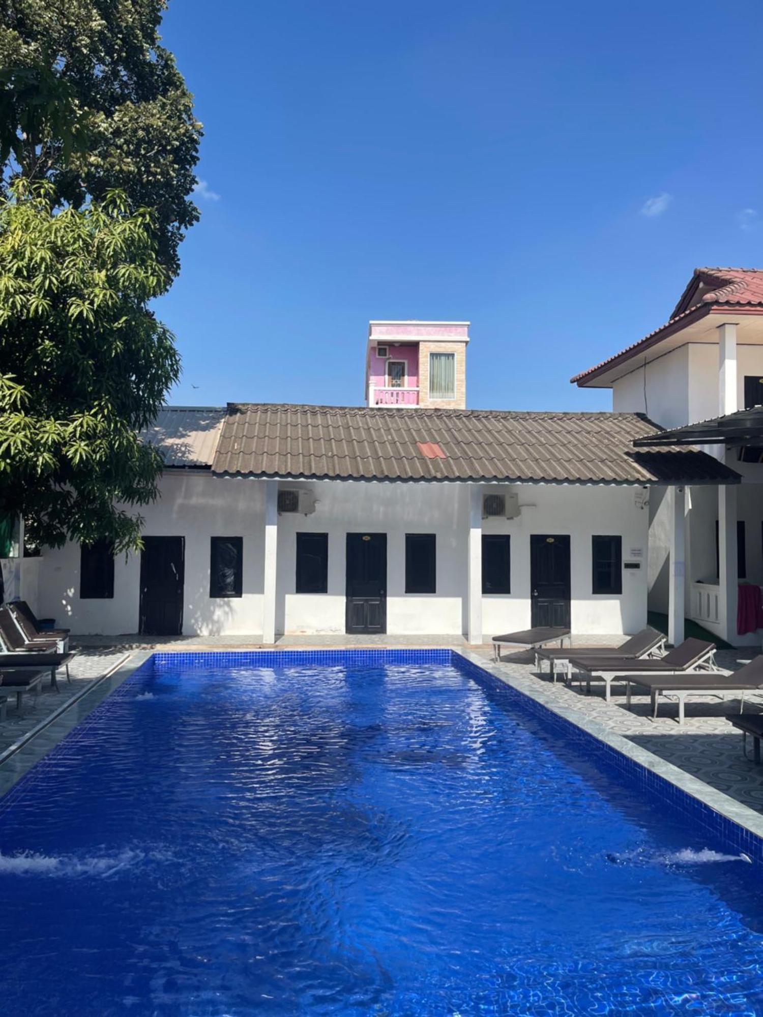 Top One Backpacker Hostel Vientiane Buitenkant foto